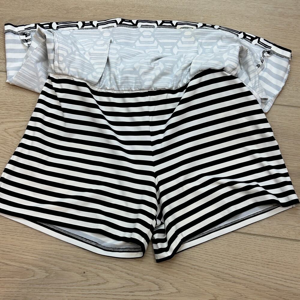 J. McLaughlin Skort geometric pattern and side stripes size med - Picture 3 of 7